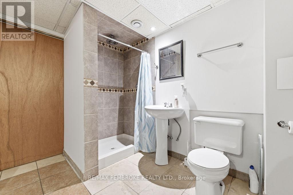 36 Selkirk Street, Petawawa, Ontario  K8H 1P2 - Photo 30 - X13173764