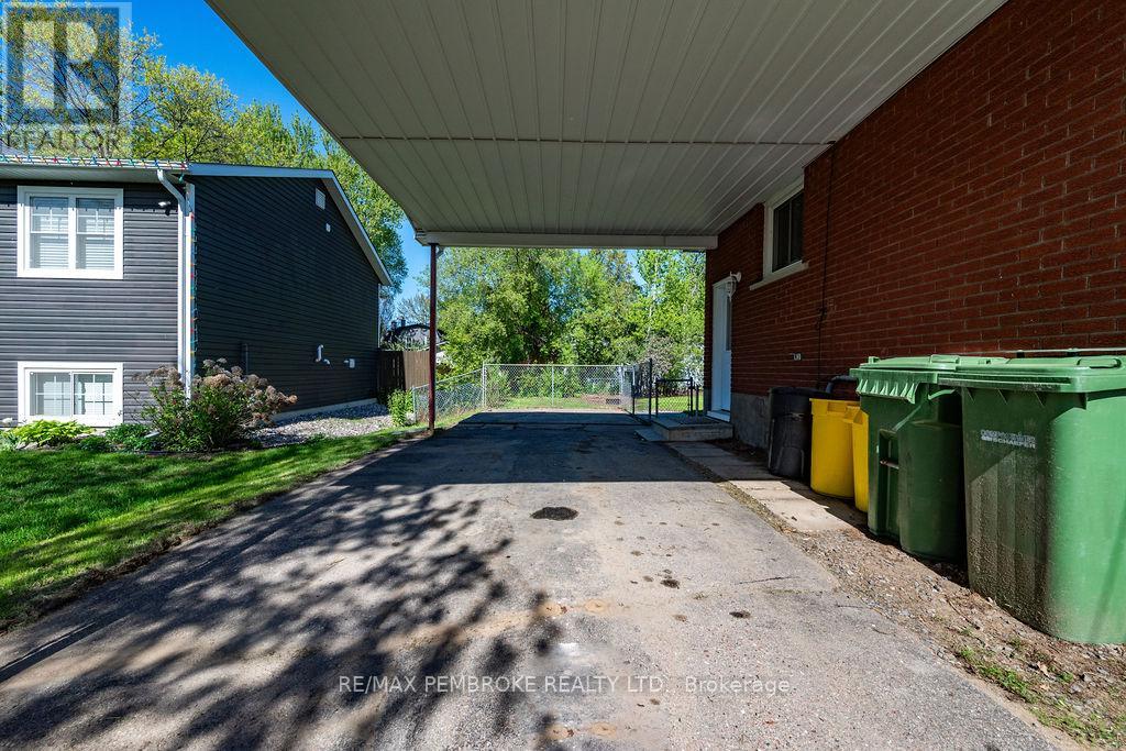 36 Selkirk Street, Petawawa, Ontario  K8H 1P2 - Photo 32 - X13173764