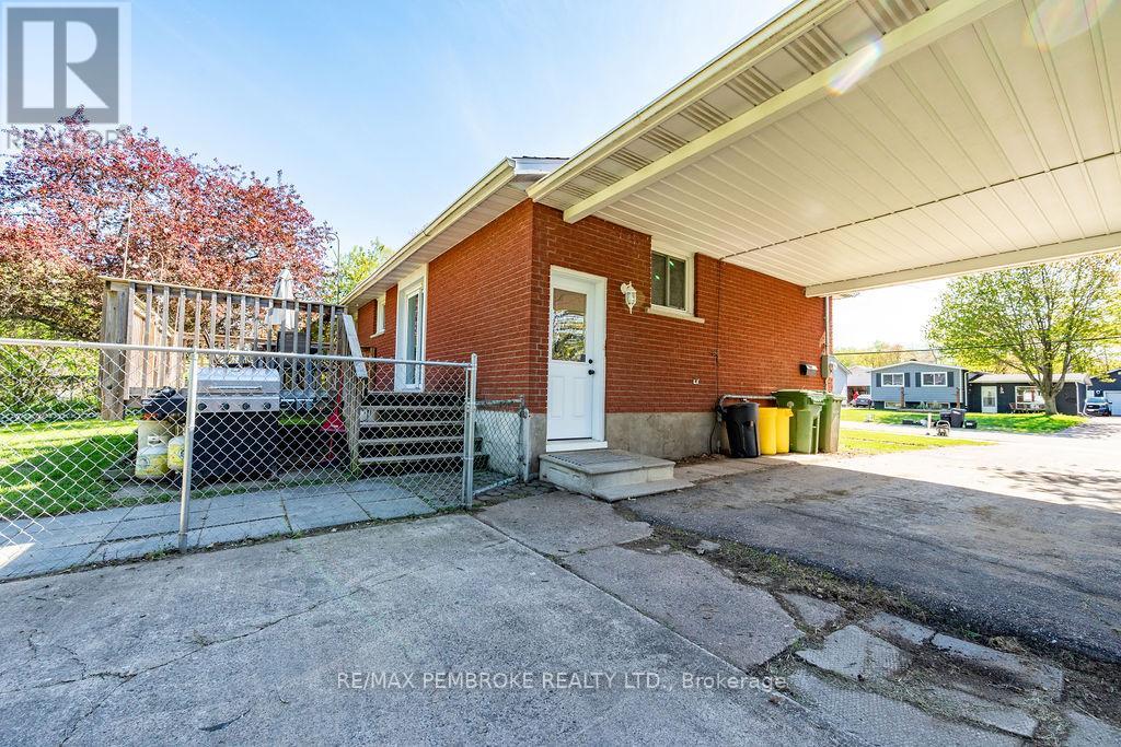 36 Selkirk Street, Petawawa, Ontario  K8H 1P2 - Photo 33 - X13173764