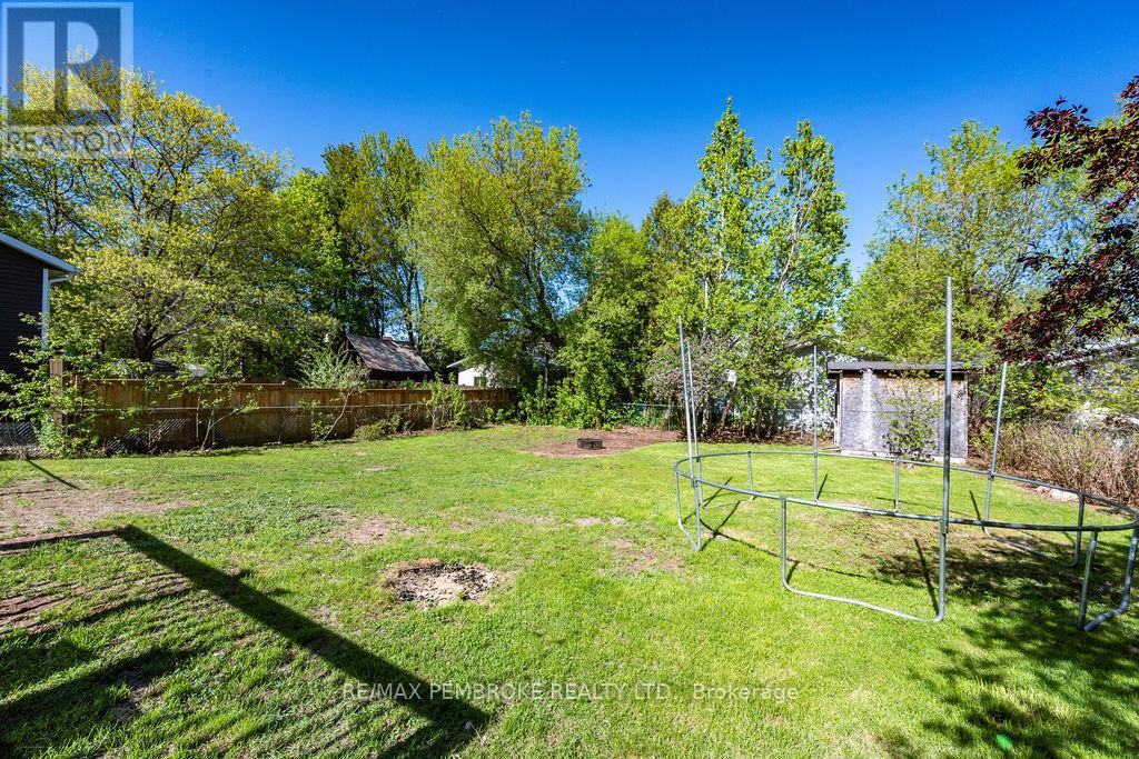 36 Selkirk Street, Petawawa, Ontario  K8H 1P2 - Photo 37 - X13173764