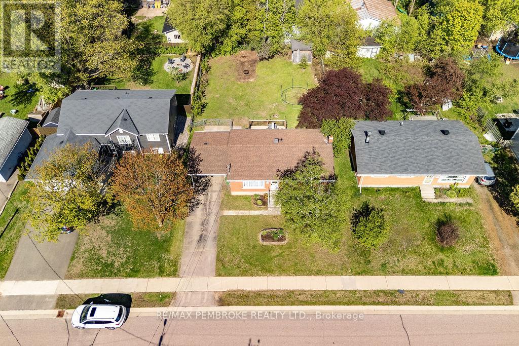 36 Selkirk Street, Petawawa, Ontario  K8H 1P2 - Photo 39 - X13173764