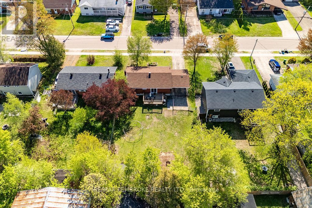 36 Selkirk Street, Petawawa, Ontario  K8H 1P2 - Photo 41 - X13173764