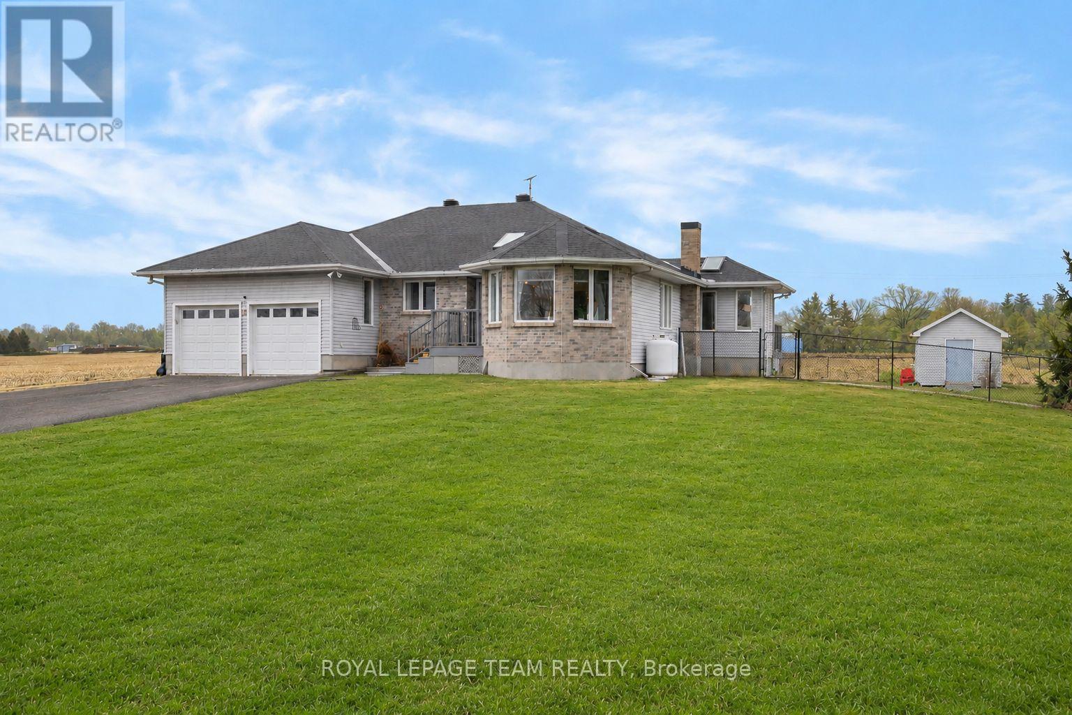 2090 OLD BIRCH ROAD, Ottawa, Ontario