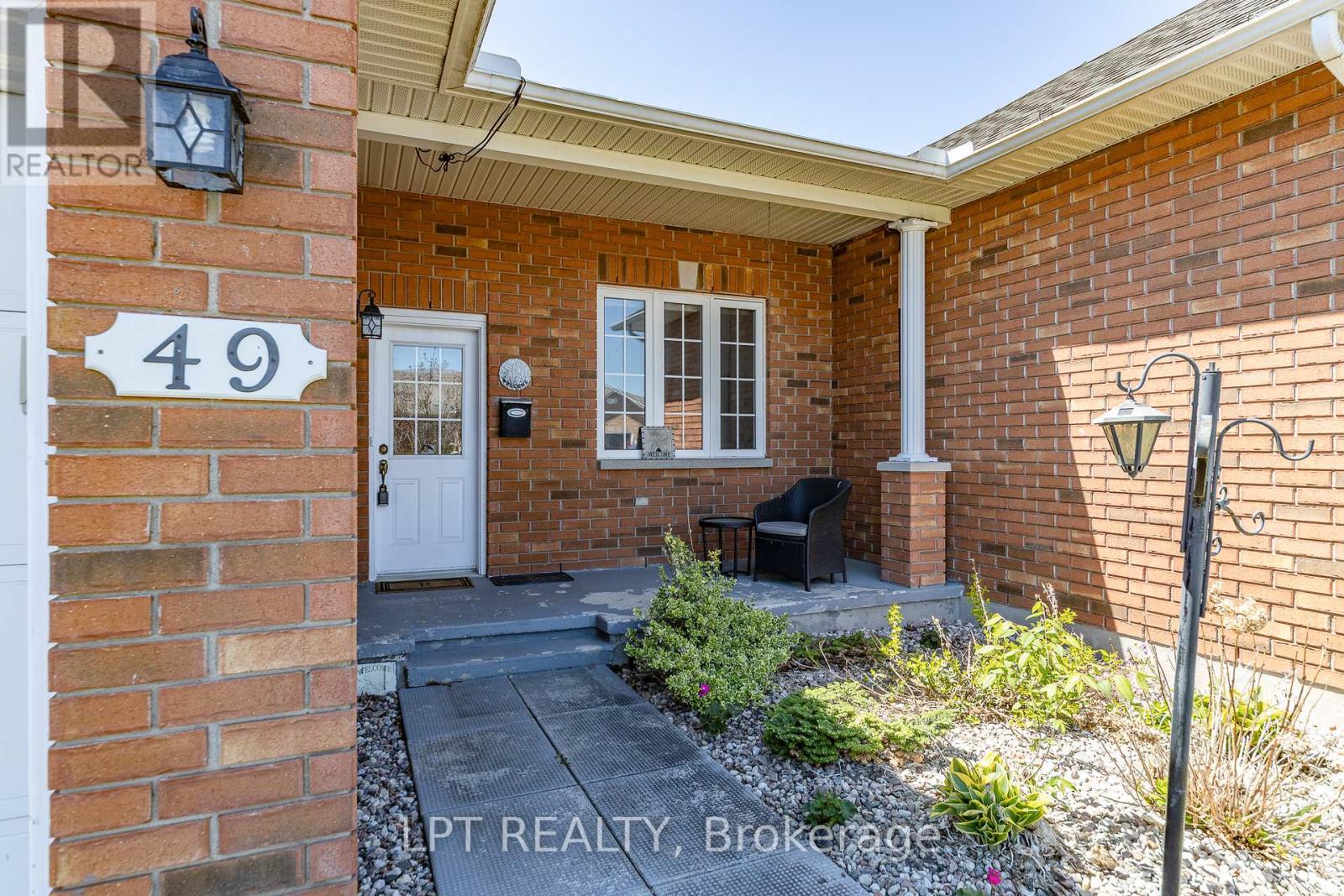 49 Melville Road, Arnprior, Ontario  K7S 3X9 - Photo 2 - X13173852