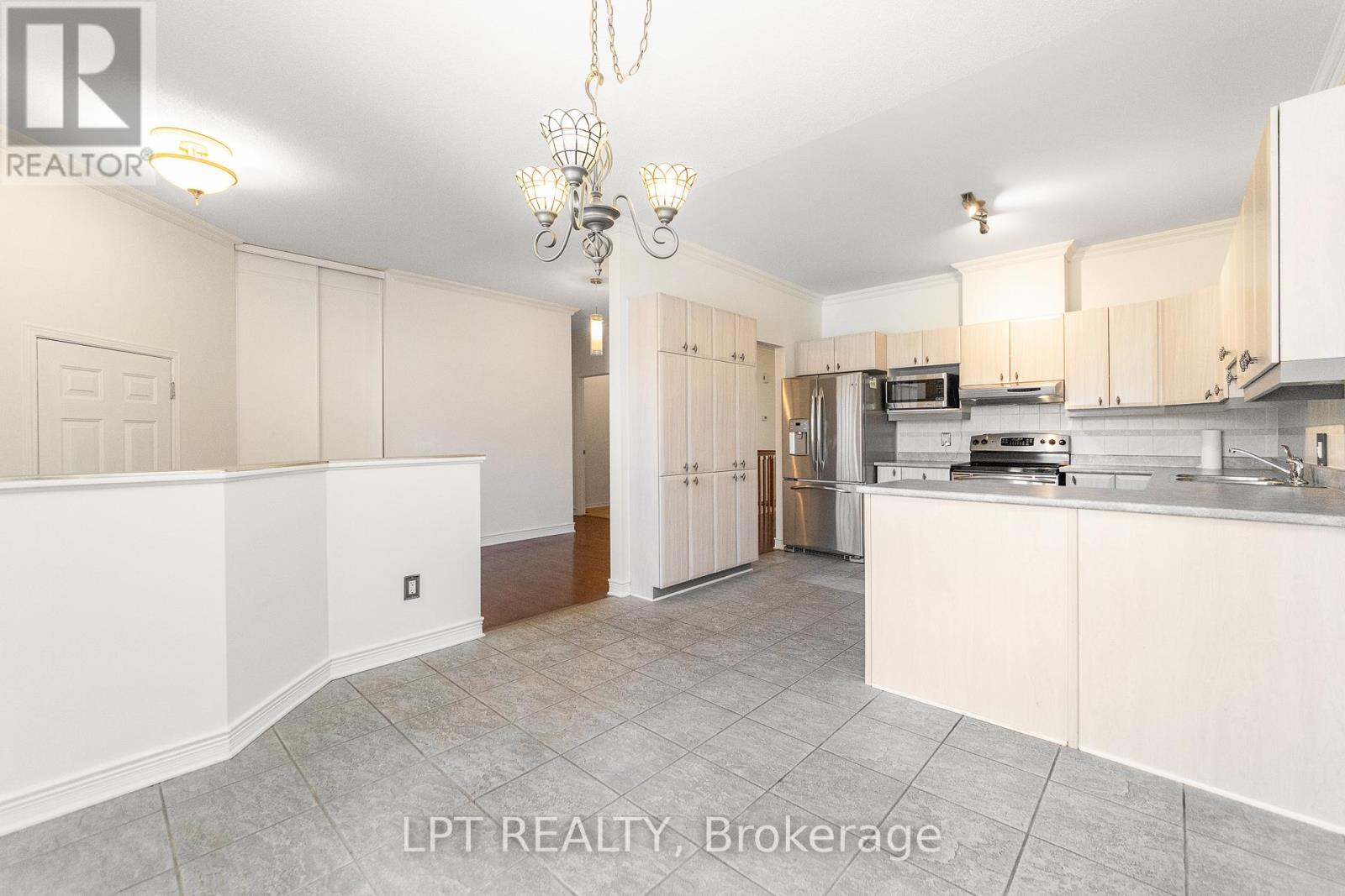 49 Melville Road, Arnprior, Ontario  K7S 3X9 - Photo 6 - X13173852