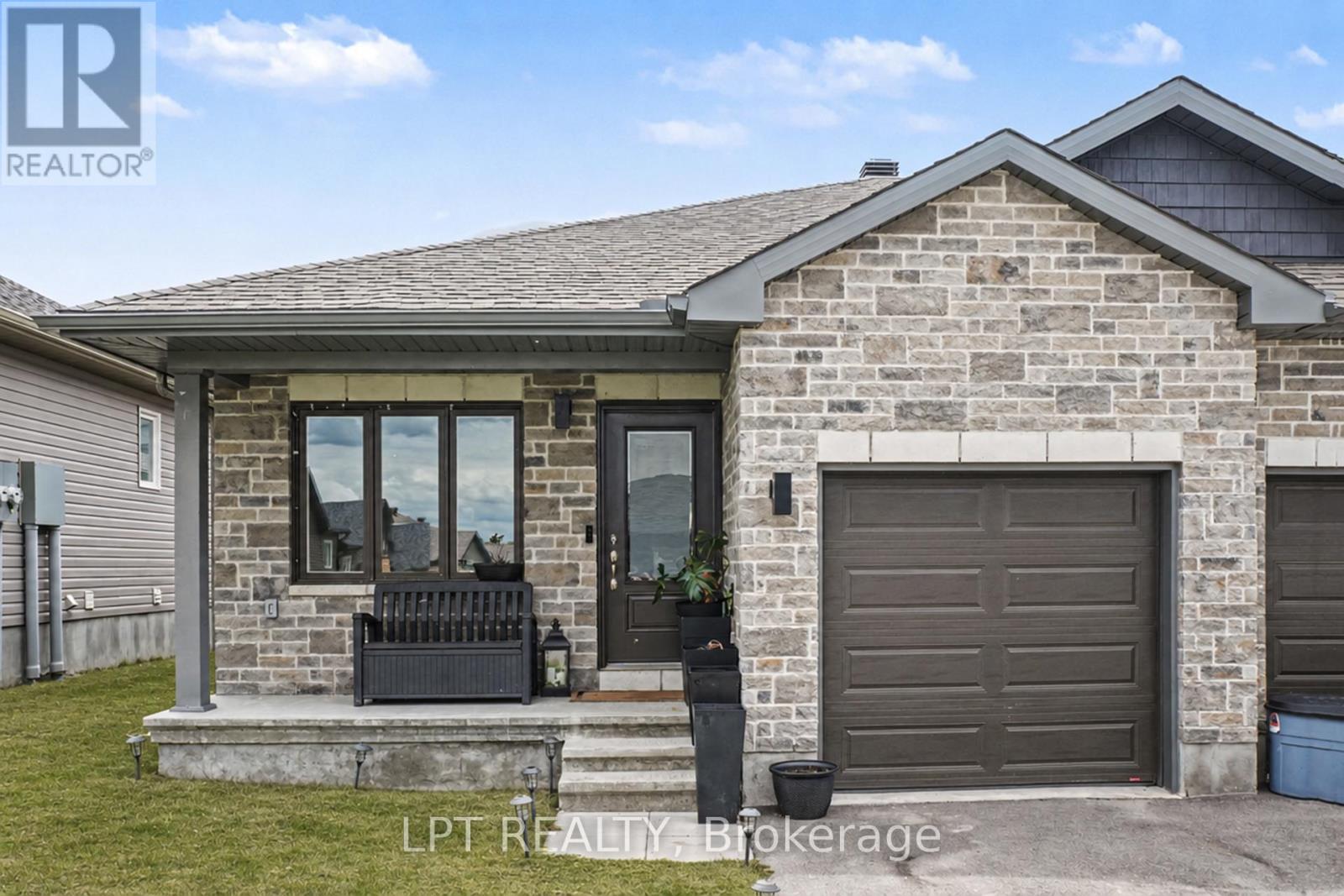34 MORGAN CLOUTHIER WAY, Arnprior, Ontario