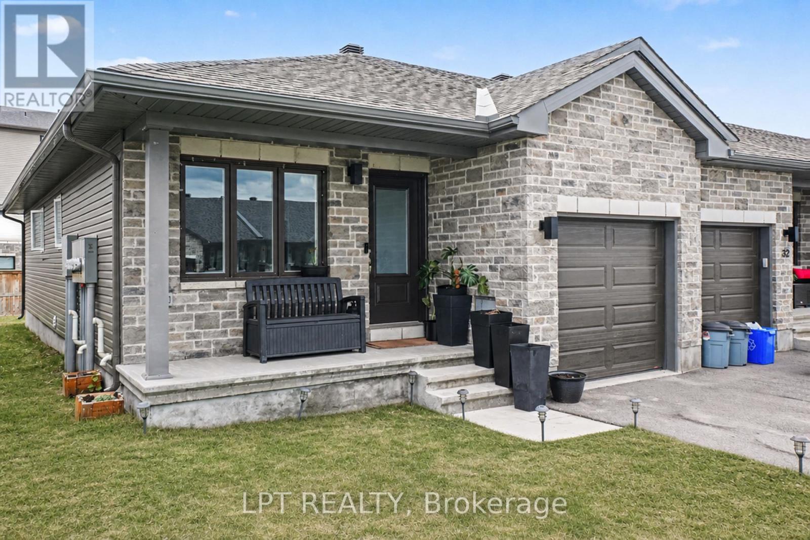 34 Morgan Clouthier Way, Arnprior, Ontario  K7S 3M3 - Photo 2 - X13173998