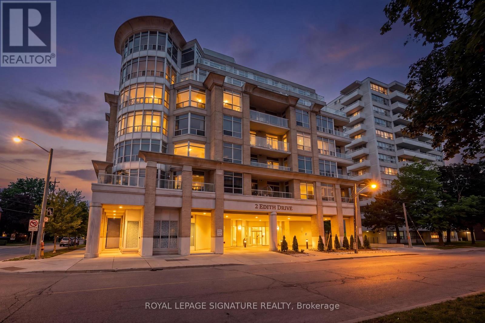 307 - 2 EDITH DRIVE, Toronto, Ontario