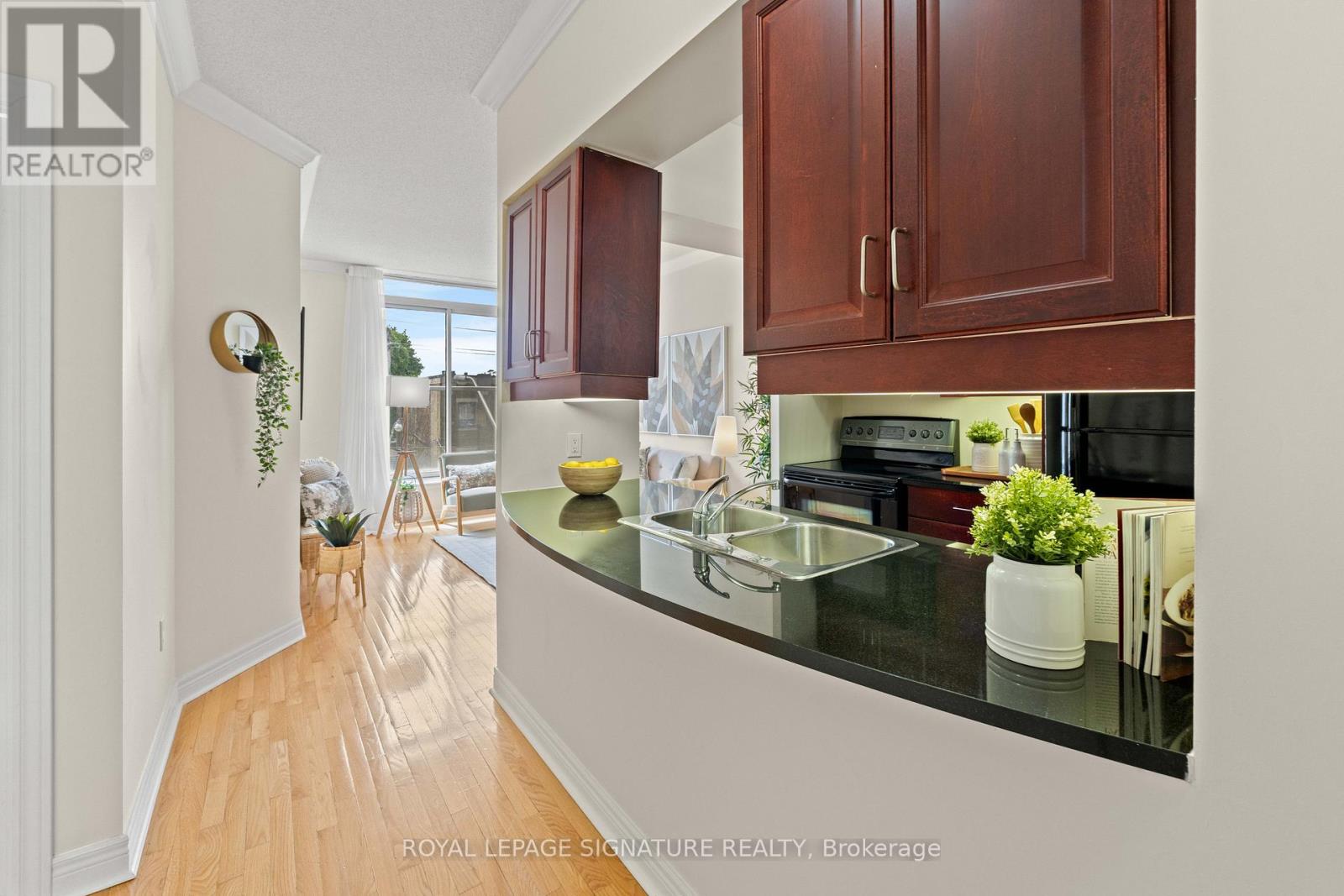 307 - 2 Edith Drive, Toronto, Ontario  M4R 2H7 - Photo 11 - C13173710