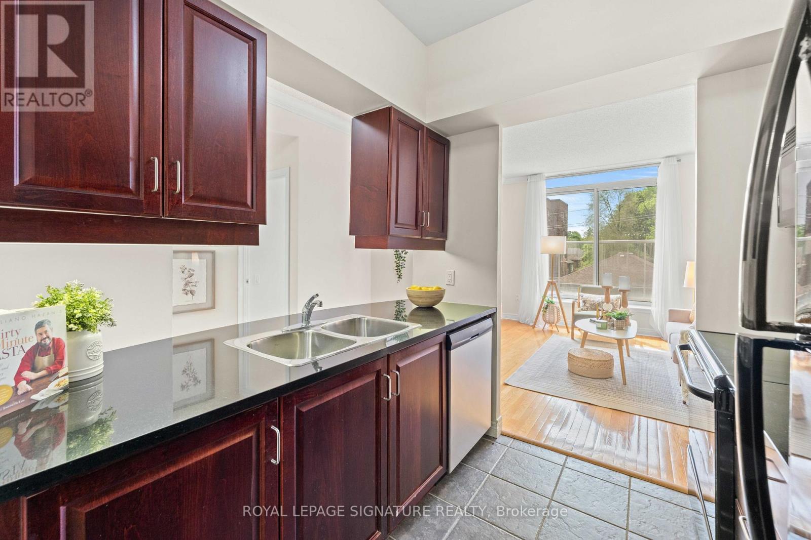 307 - 2 Edith Drive, Toronto, Ontario  M4R 2H7 - Photo 12 - C13173710