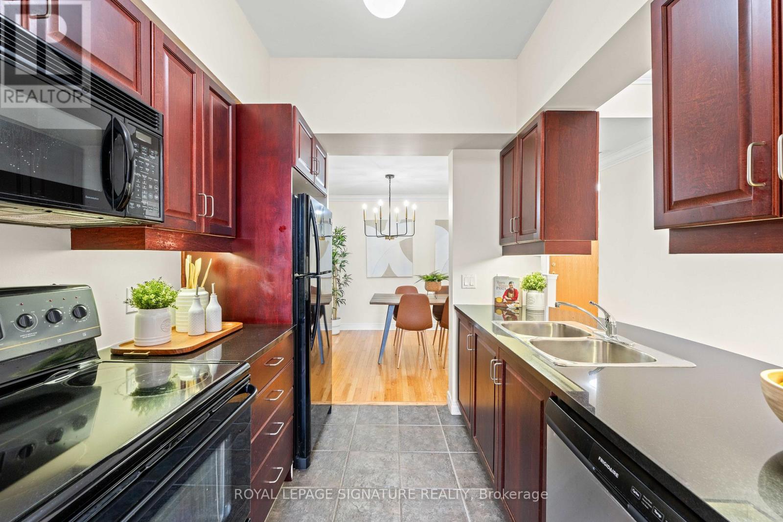 307 - 2 Edith Drive, Toronto, Ontario  M4R 2H7 - Photo 14 - C13173710
