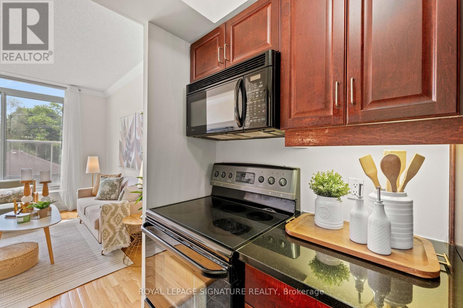 307 - 2 Edith Drive, Toronto, Ontario  M4R 2H7 - Photo 16 - C13173710