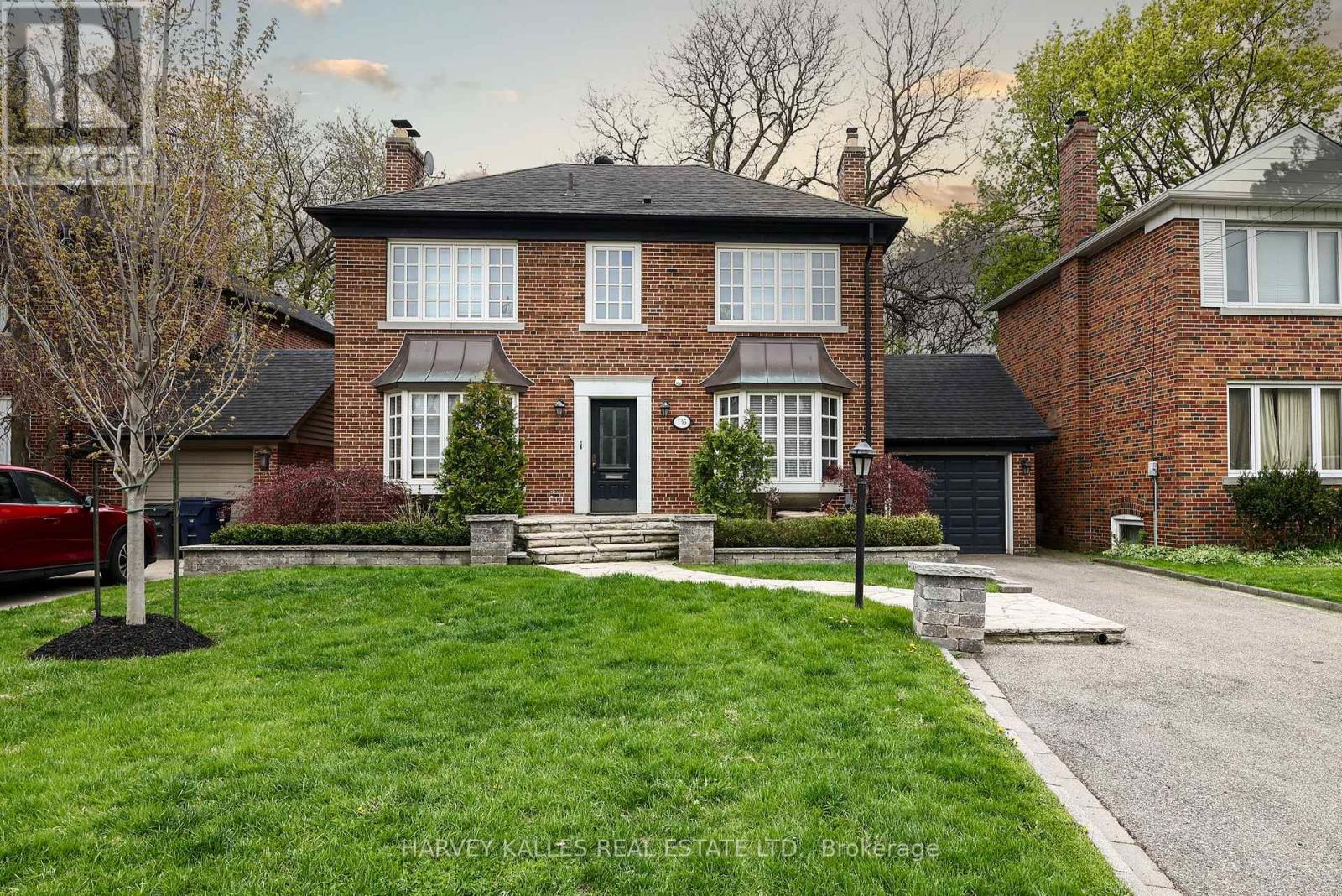135 BOMBAY AVENUE, Toronto, Ontario
