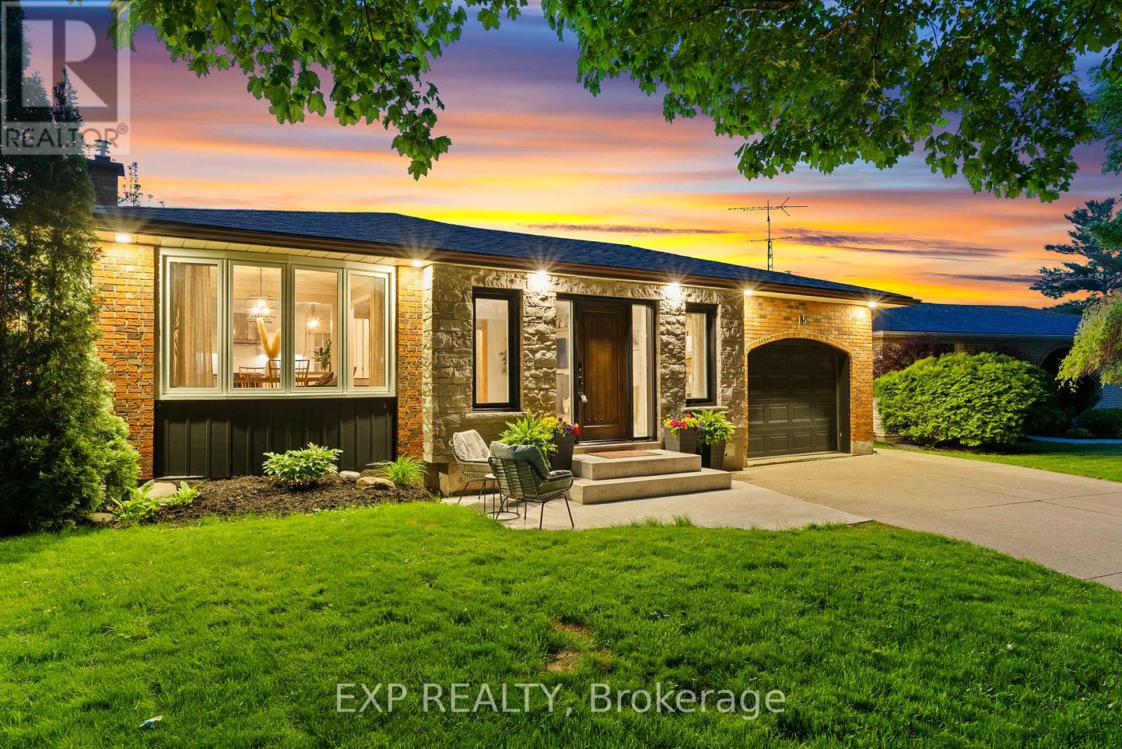 15 Chatham Road, St. Catharines, Ontario  L2M 4N7 - Photo 2 - X13173644