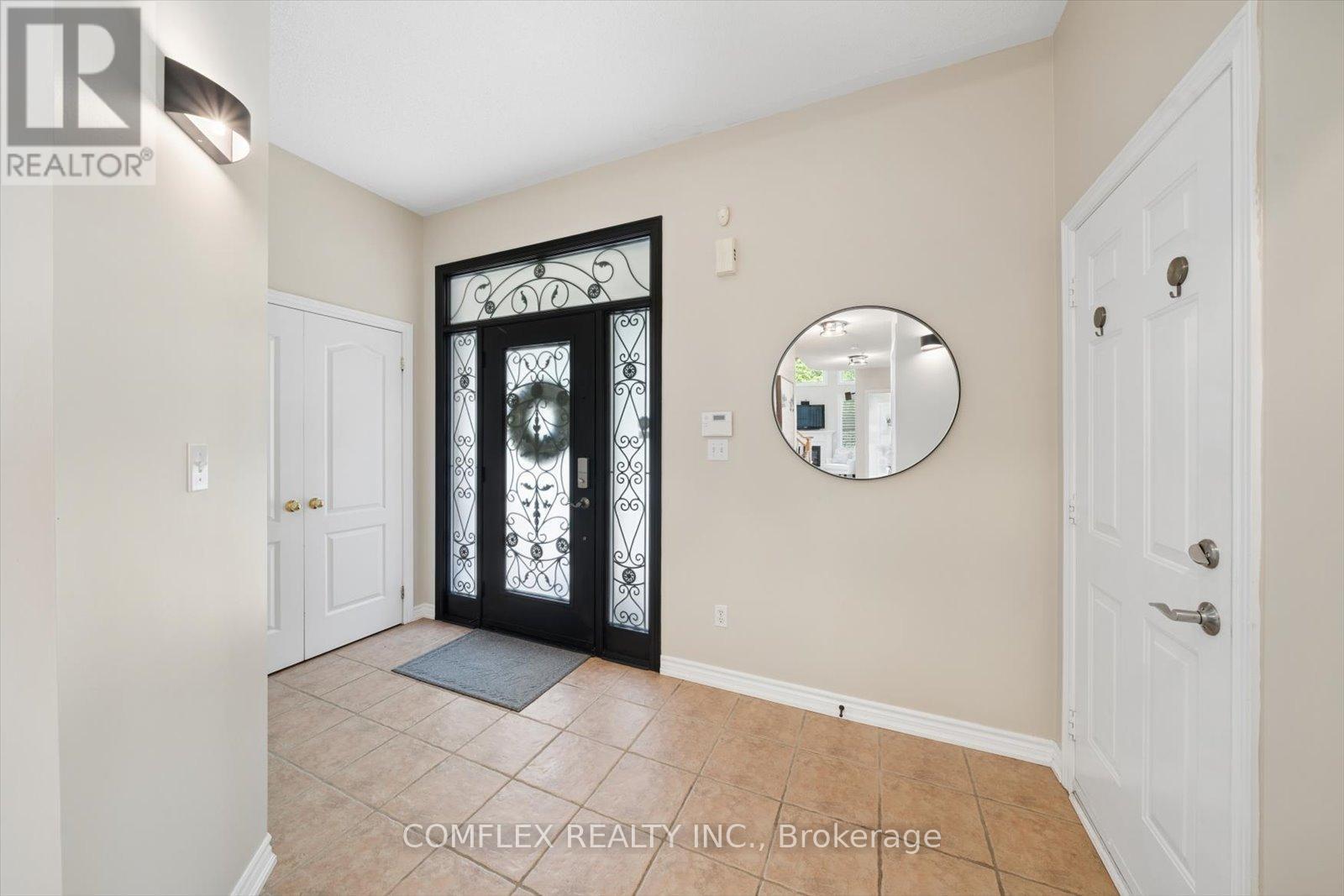 8 Inverary Court, Whitby, Ontario  L1R 2R2 - Photo 4 - E13173640