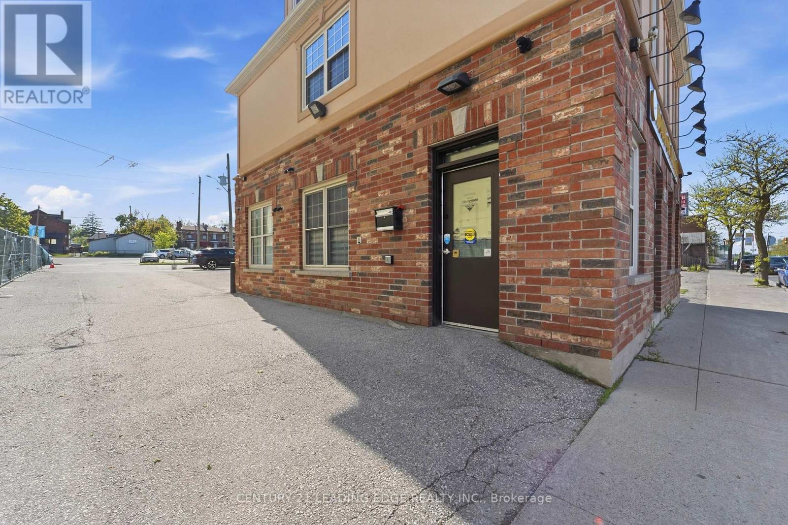 128 Brock Street N, Whitby, Ontario  L1N 4H4 - Photo 2 - E13173686