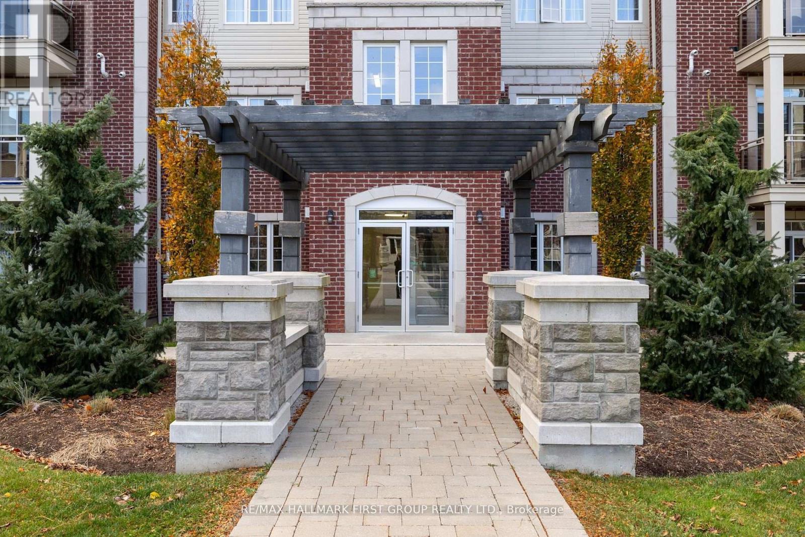 201 - 84 Aspen Springs Drive, Clarington, Ontario  L1C 0V3 - Photo 4 - E13173760