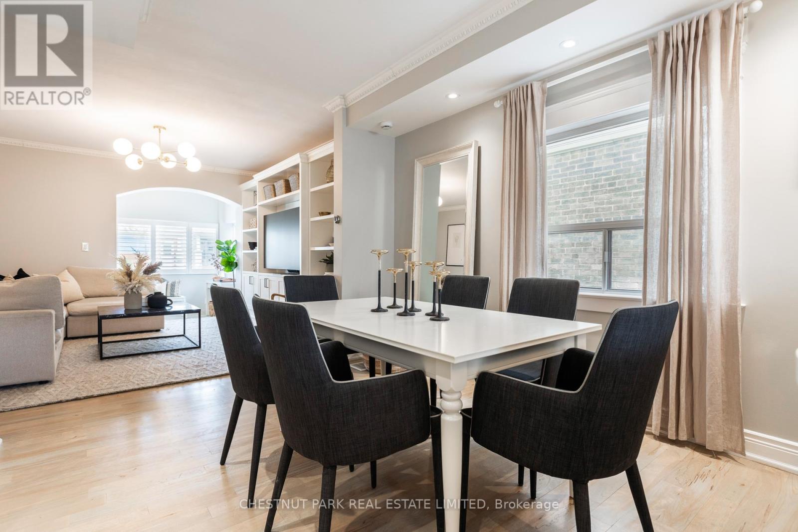 <div class="slider-price">$1,189,000</div><p>655 Mortimer Avenue, Toronto, Ontario</p>