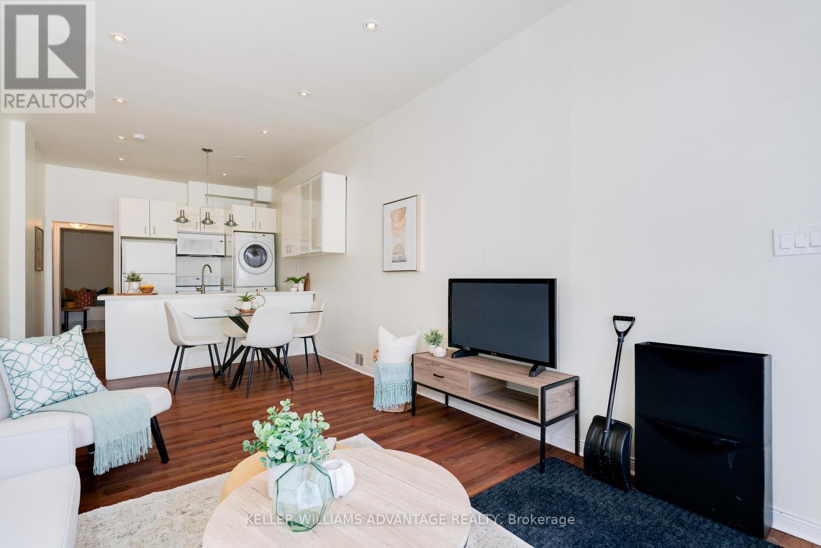 493 Jones Avenue, Toronto, Ontario  M4J 3G8 - Photo 7 - E13173828