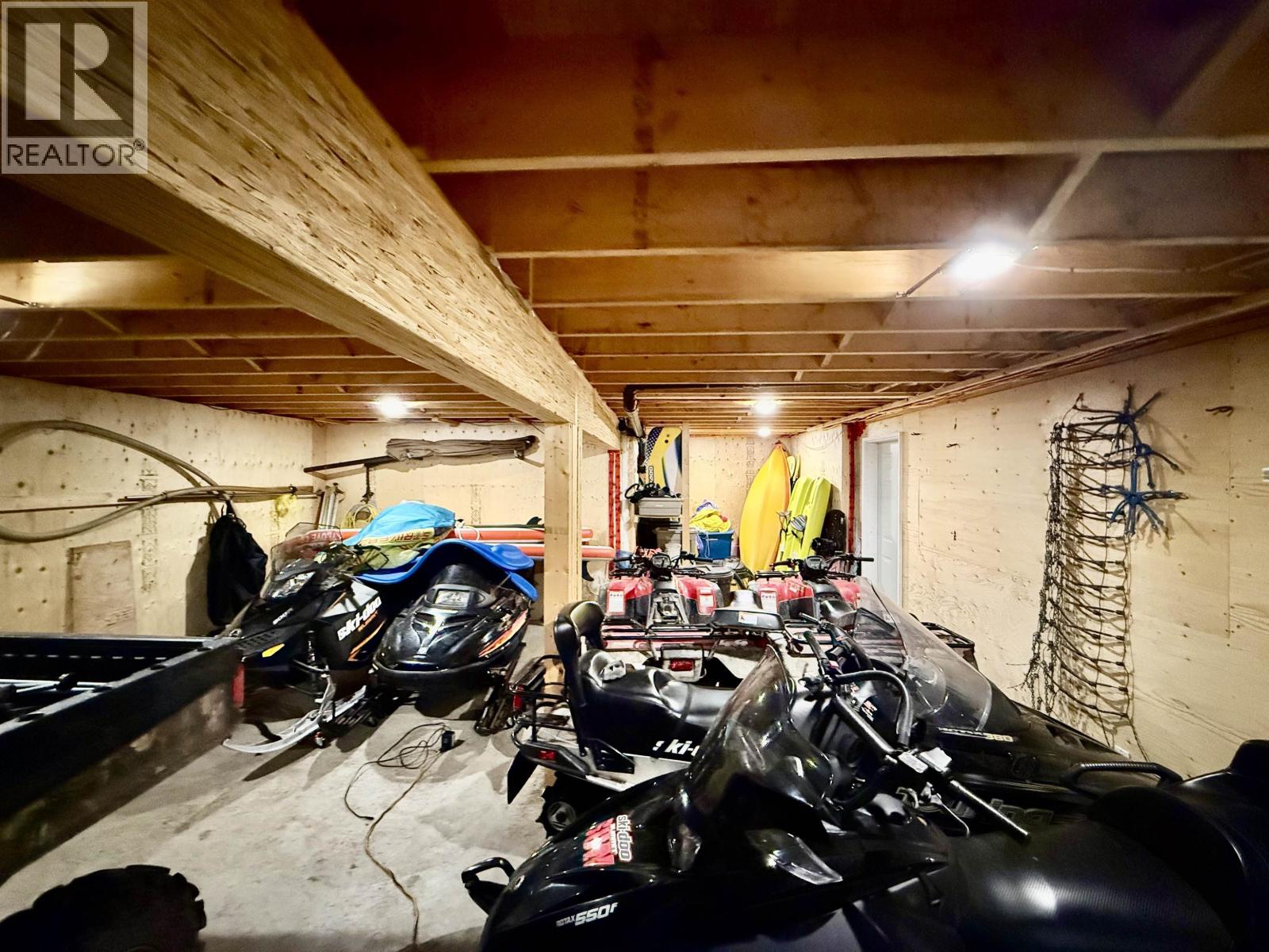 5977 Dempsey Lake Road, Lac La Hache, British Columbia  V0K 1T0 - Photo 27 - R3064843