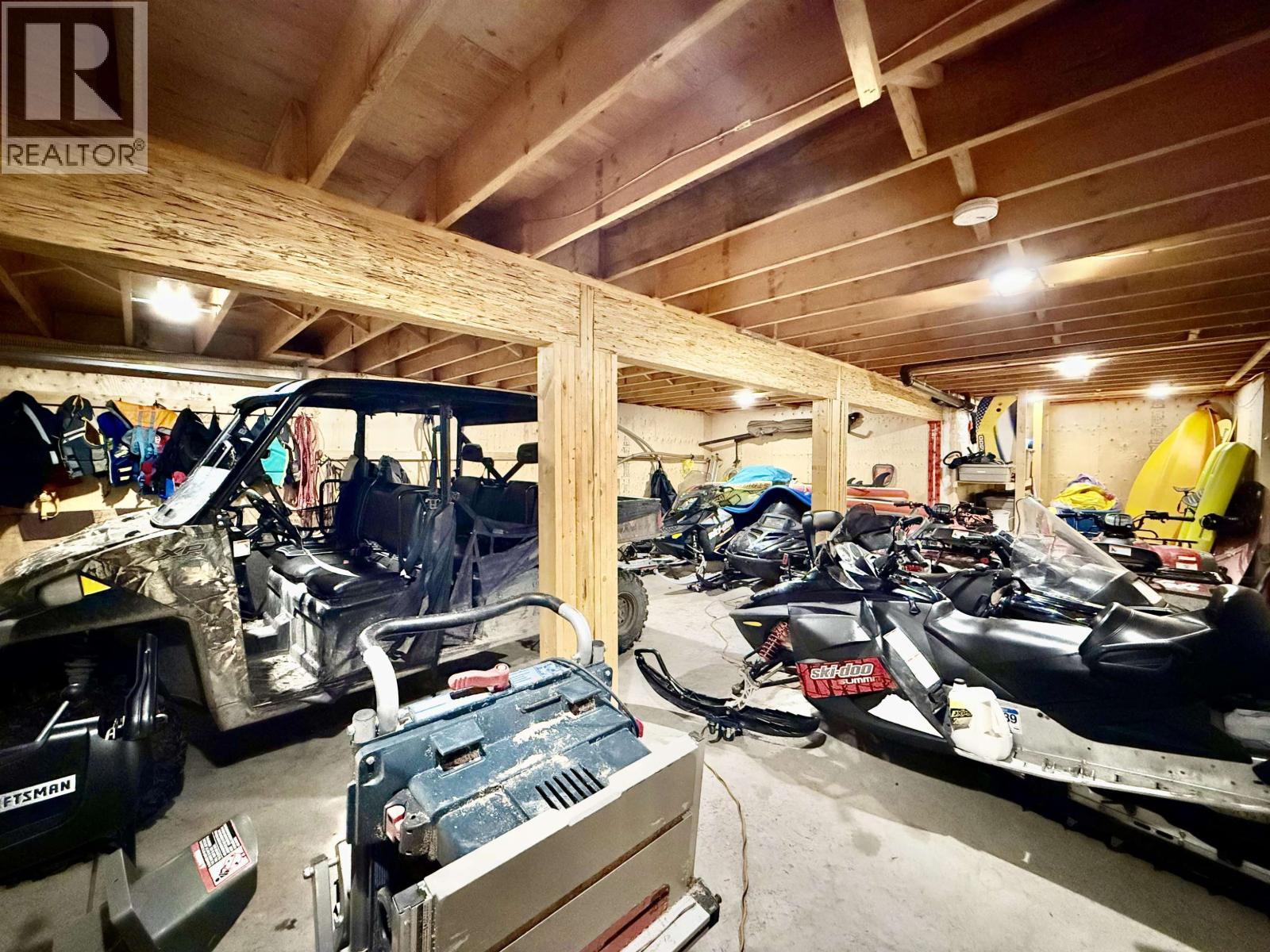 5977 Dempsey Lake Road, Lac La Hache, British Columbia  V0K 1T0 - Photo 26 - R3064843