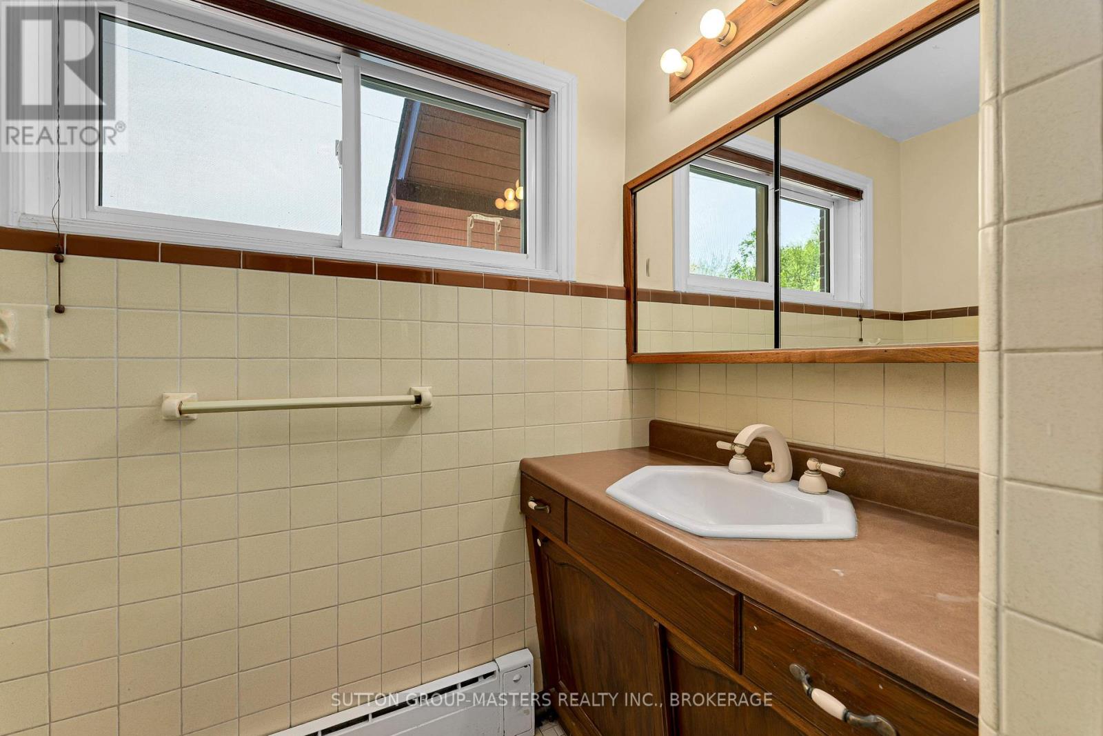215 Yonge Street, Kingston (Central City West), Ontario  K7M 1G2 - Photo 18 - X13173934