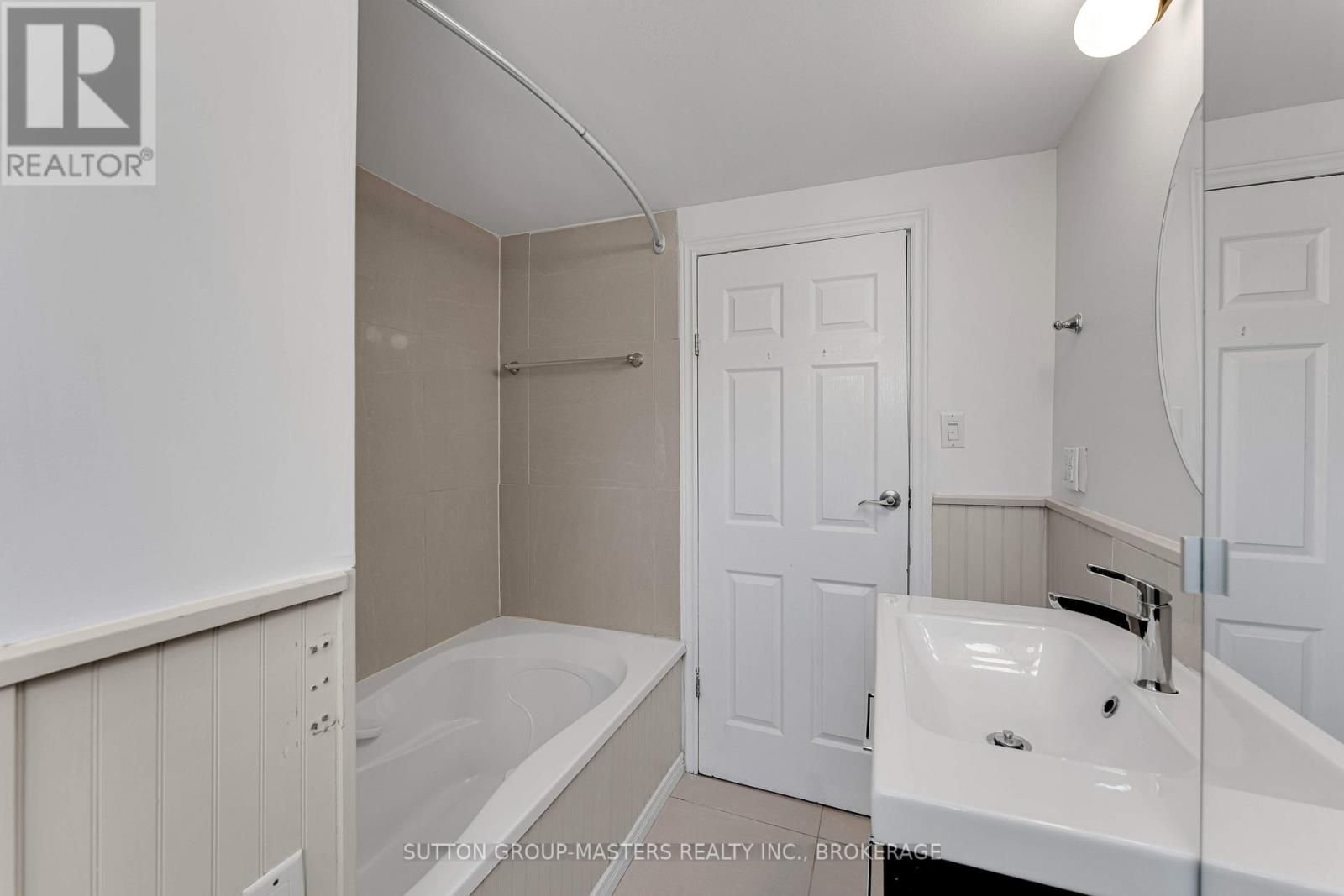 215 Yonge Street, Kingston (Central City West), Ontario  K7M 1G2 - Photo 39 - X13173934