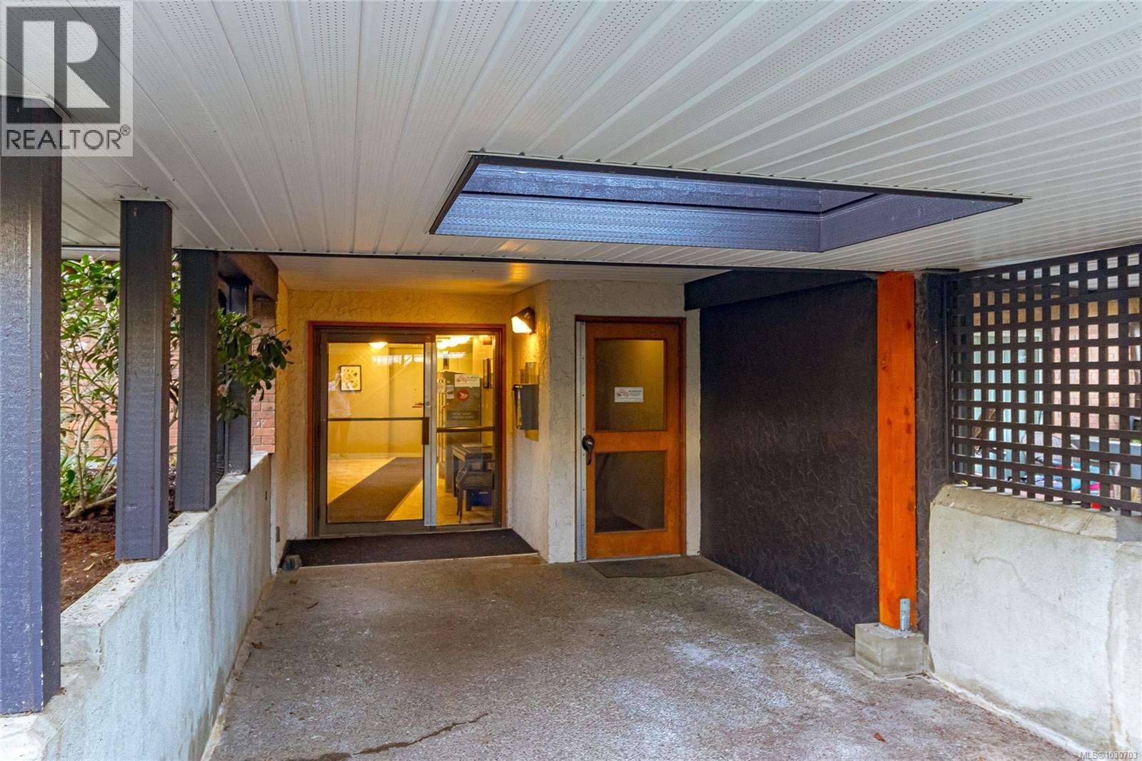 106 1619 Morrison St, Victoria, British Columbia  V8R 6R8 - Photo 33 - 1030703
