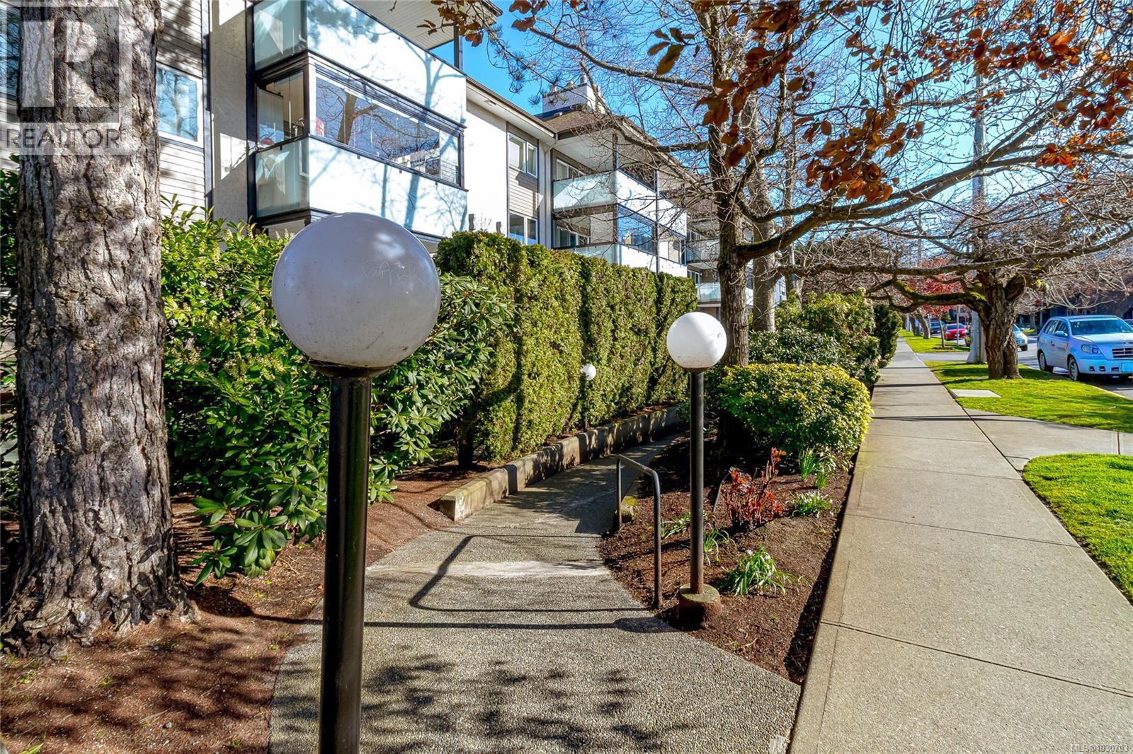106 1619 Morrison St, Victoria, British Columbia  V8R 6R8 - Photo 32 - 1030703