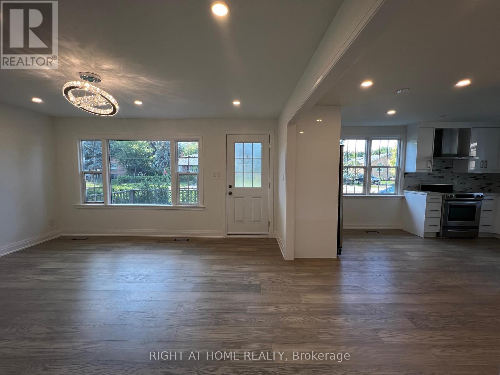 267 Rayners Road, Georgina, Ontario  L4P 1G5 - Photo 3 - N13173632