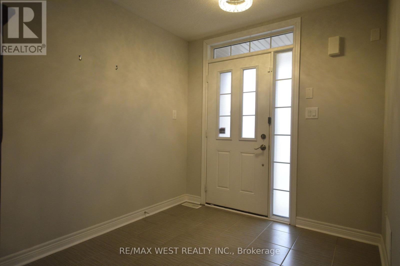 3 Earnshaw Drive, Markham, Ontario  L6C 0E5 - Photo 2 - N13173676