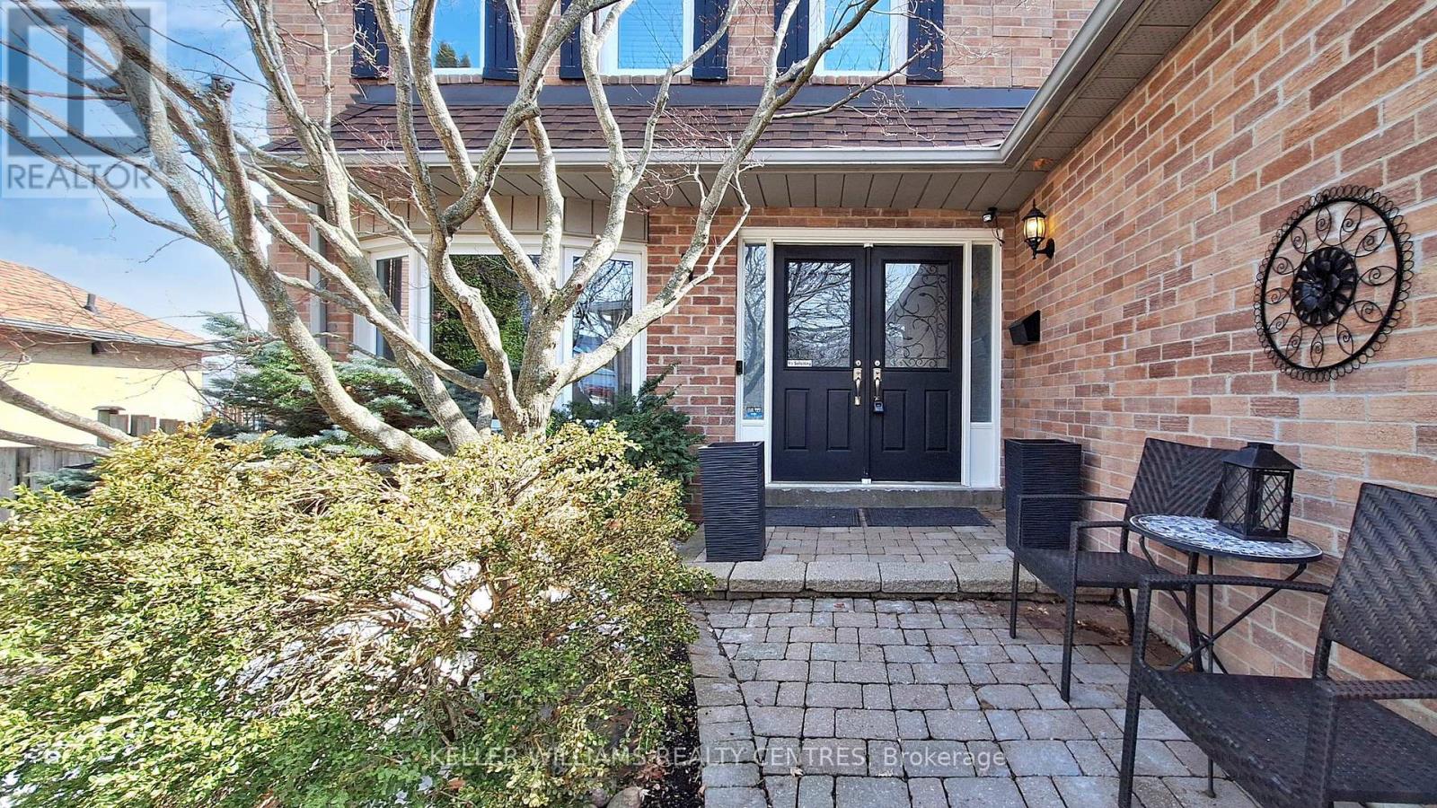 15 Beatty Crescent, Aurora, Ontario  L4G 5V2 - Photo 4 - N13173716