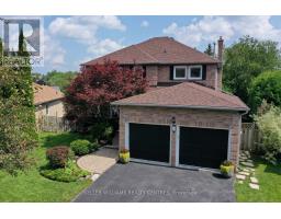 15 BEATTY CRESCENT, Aurora, Ontario