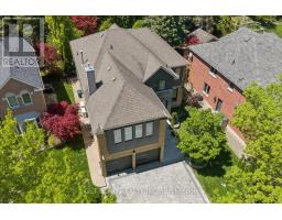 64 SPENCE DRIVE, Aurora, Ontario
