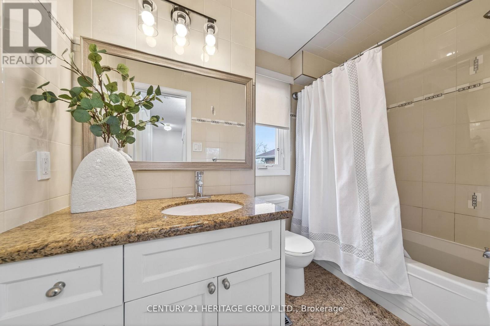 64 Coventry Court, Richmond Hill, Ontario  L4C 8B7 - Photo 18 - N13173932