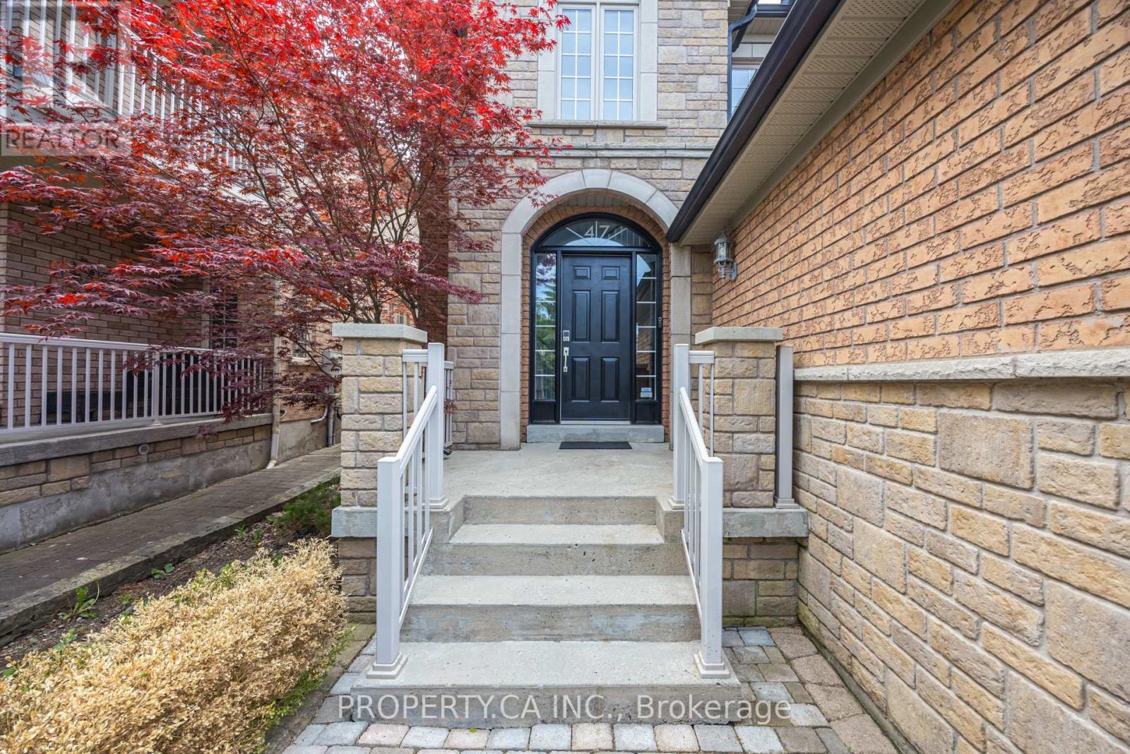 47 Grand Oak Drive, Richmond Hill, Ontario  L4E 4A1 - Photo 2 - N13173988