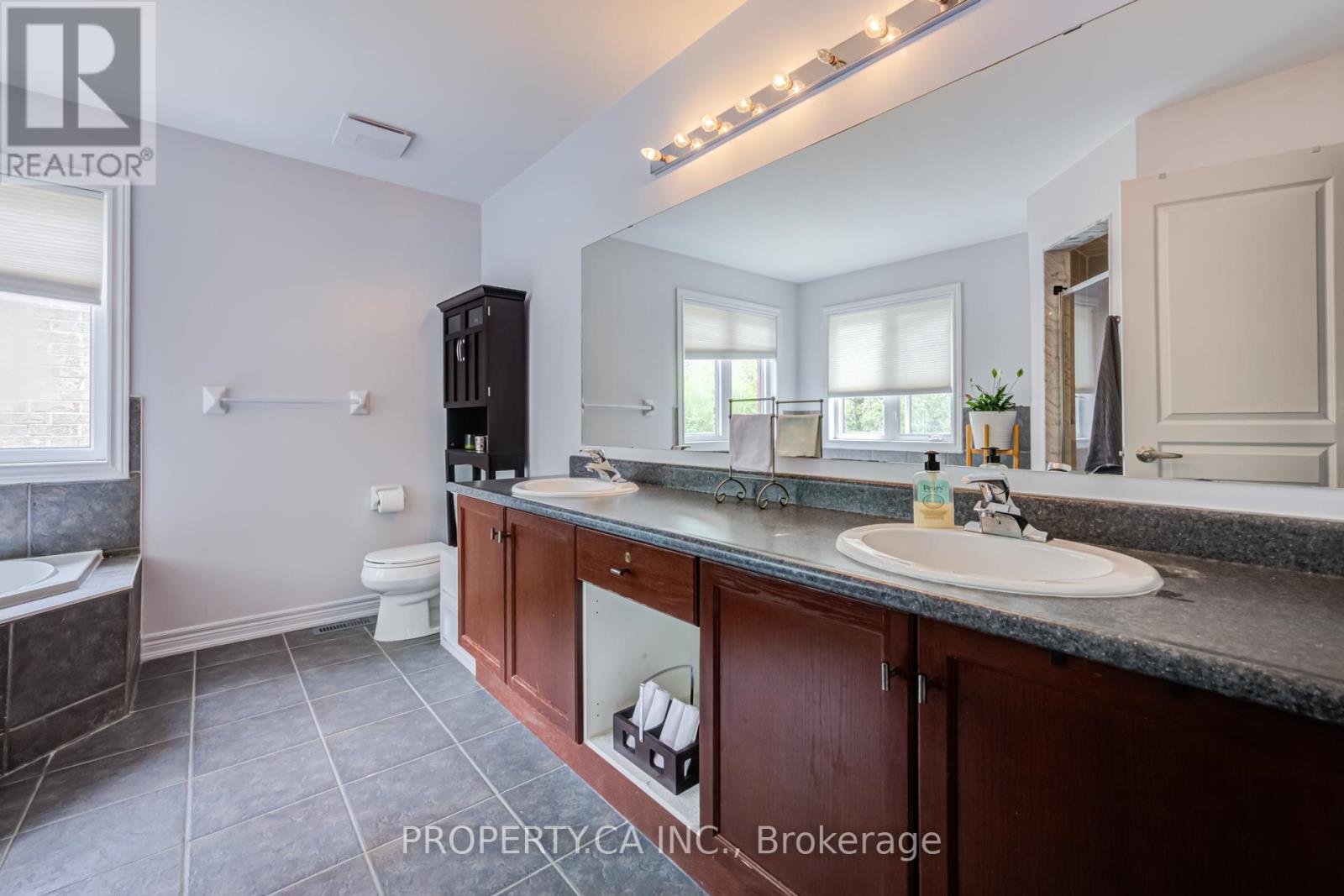 47 Grand Oak Drive, Richmond Hill, Ontario  L4E 4A1 - Photo 37 - N13173988
