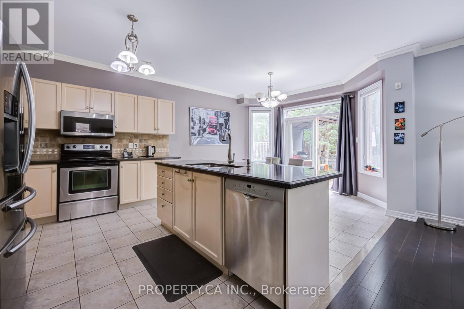 47 Grand Oak Drive, Richmond Hill, Ontario  L4E 4A1 - Photo 9 - N13173988