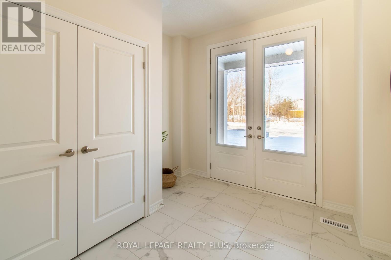 147 DOVEDALE DRIVE, Georgina, Ontario
