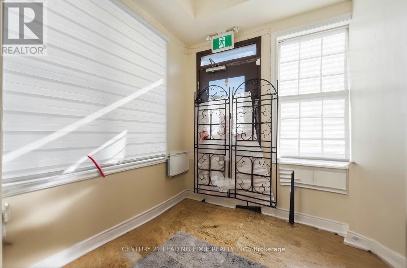 128 Brock Street N, Whitby, Ontario  L1N 4H4 - Photo 3 - E13173686
