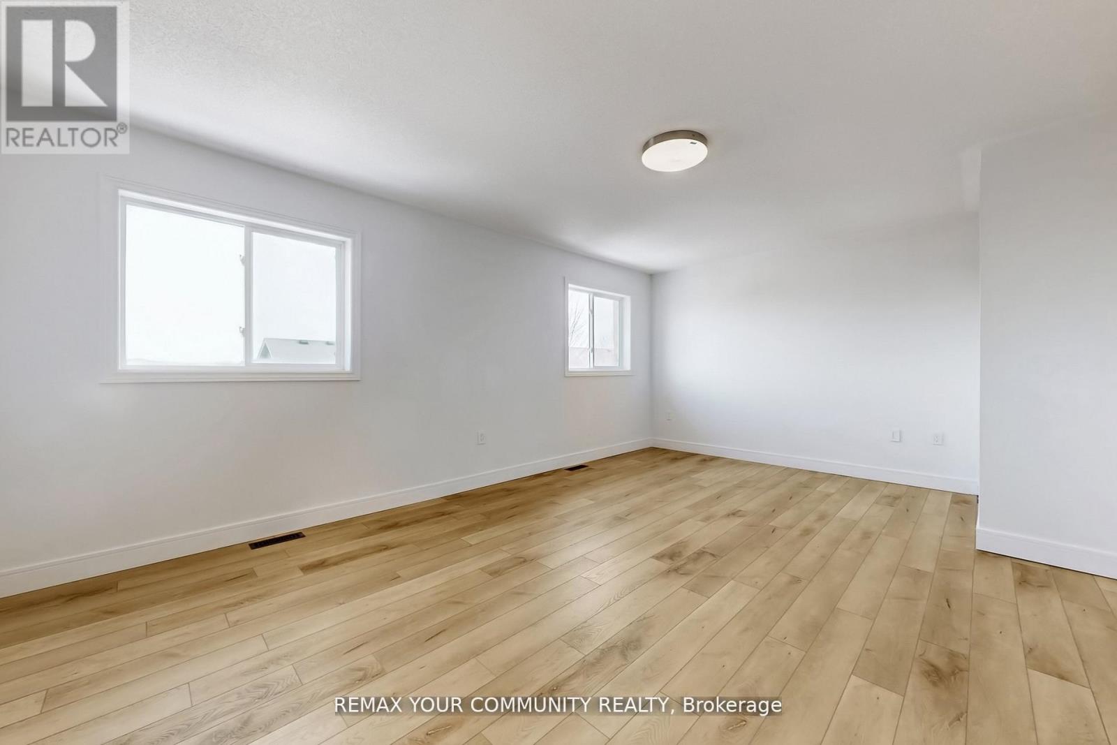 Upper Level & Main Level - 25 Bache Avenue, Georgina, Ontario  L4P 0C7 - Photo 29 - N13173408