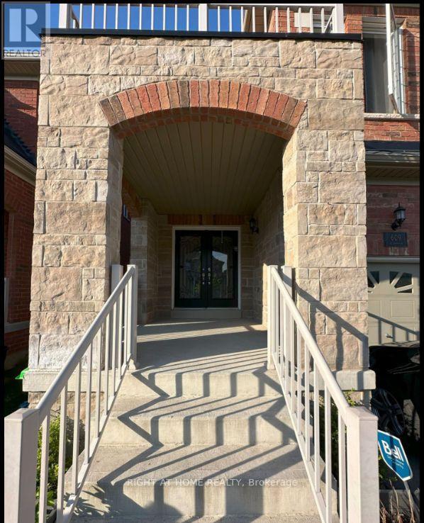 609 Bessborough Drive, Milton, Ontario  L9T 8V9 - Photo 2 - W13173698