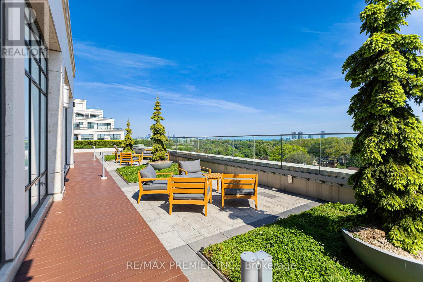 810 - 2 Old Mill Drive, Toronto, Ontario  M6S 1R7 - Photo 34 - W13173768