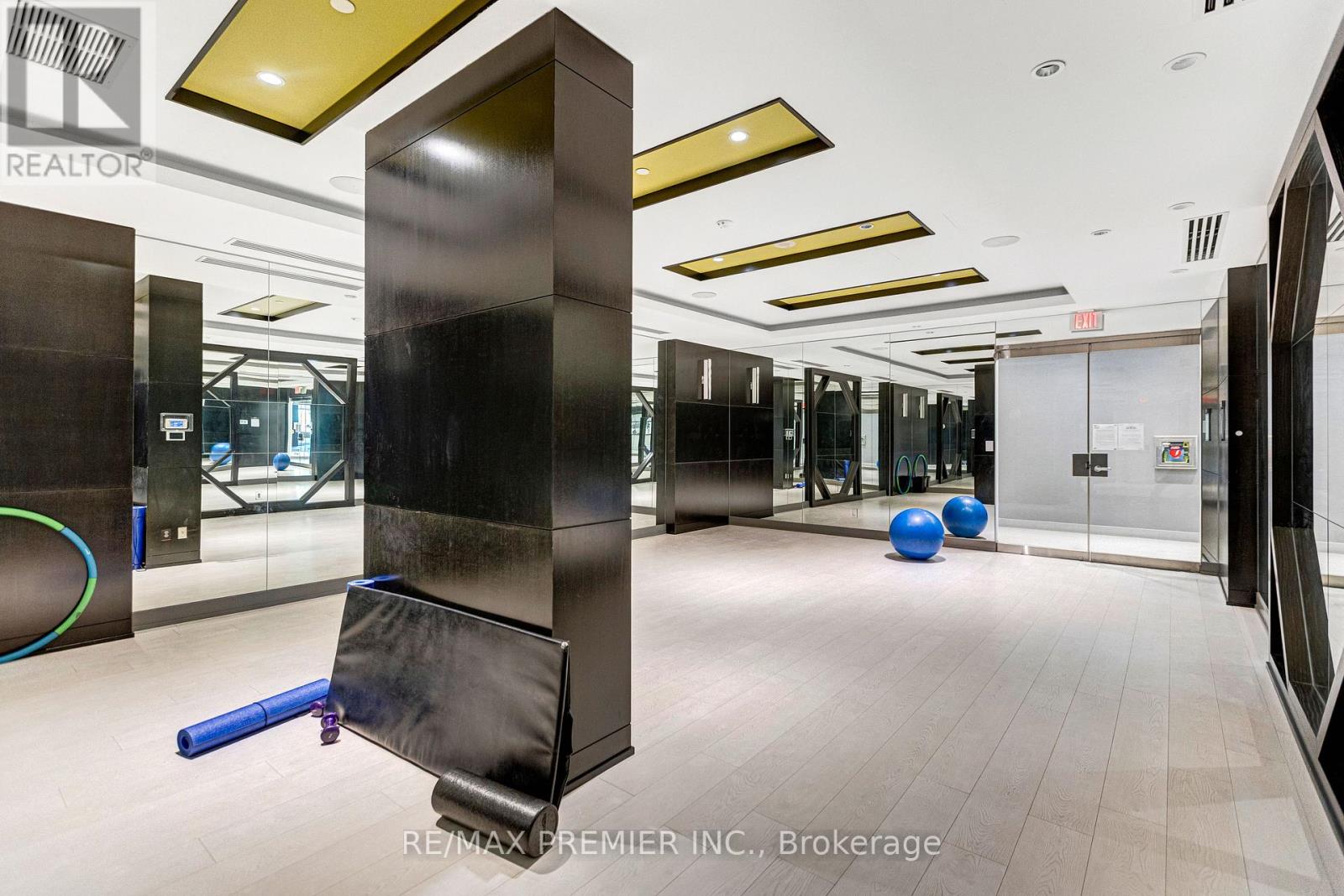810 - 2 Old Mill Drive, Toronto, Ontario  M6S 1R7 - Photo 42 - W13173768