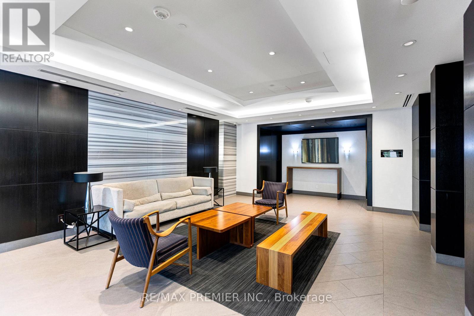 810 - 2 Old Mill Drive, Toronto, Ontario  M6S 1R7 - Photo 44 - W13173768