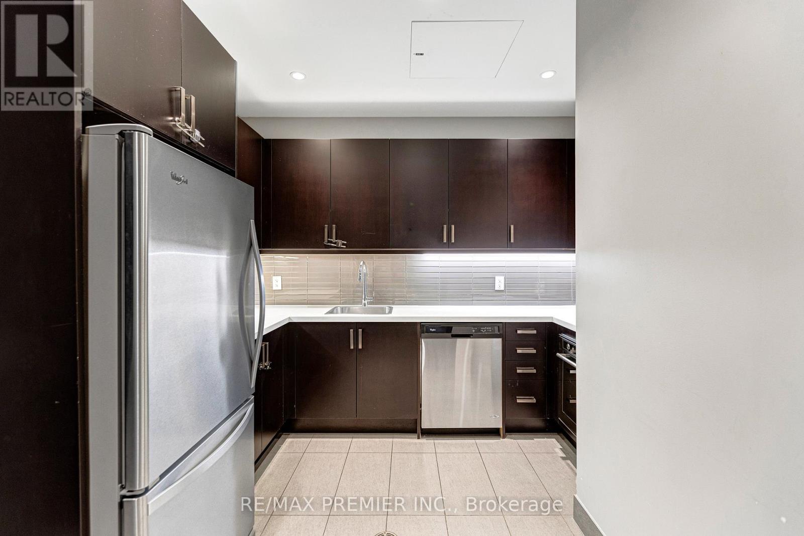 810 - 2 Old Mill Drive, Toronto, Ontario  M6S 1R7 - Photo 50 - W13173768