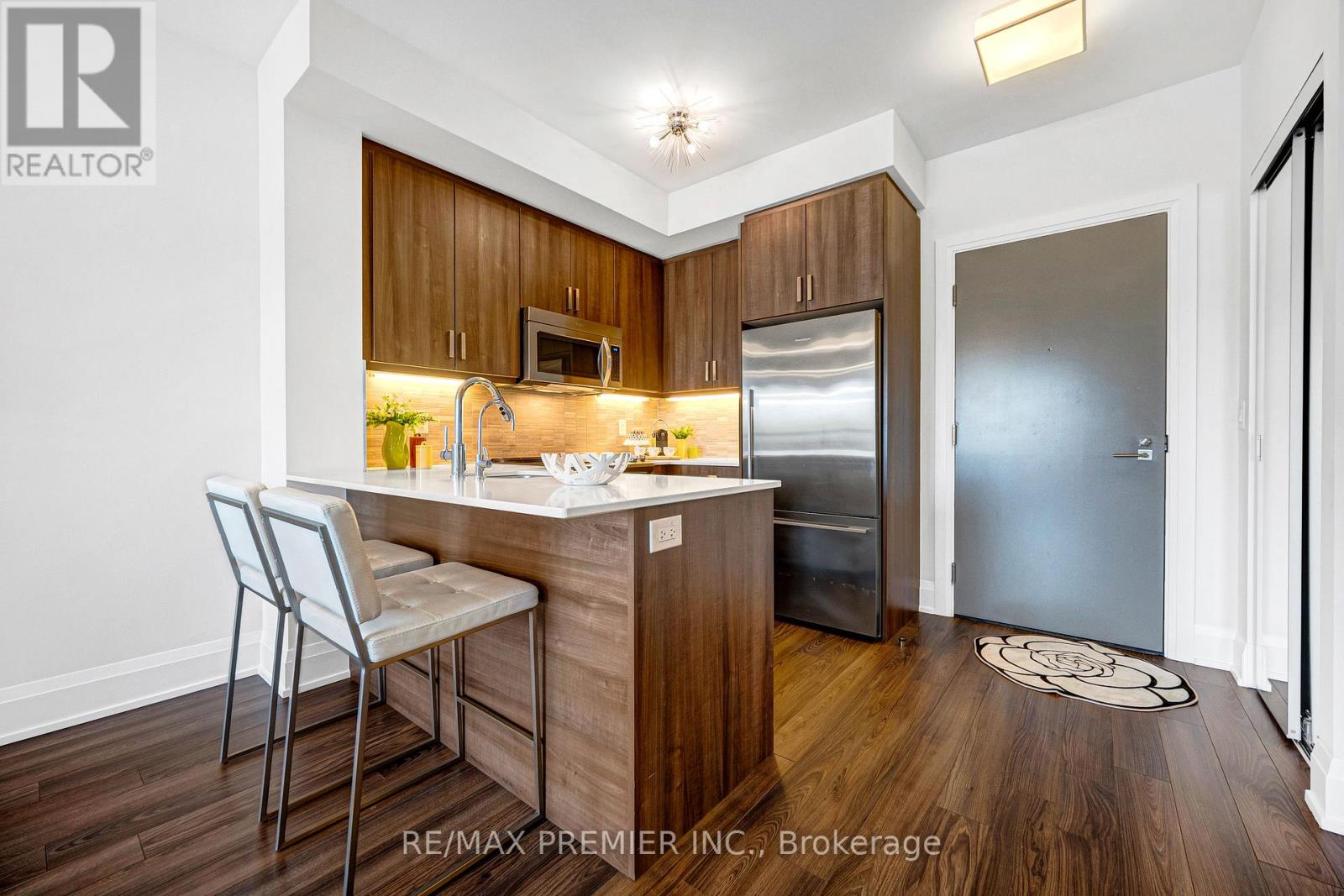810 - 2 Old Mill Drive, Toronto, Ontario  M6S 1R7 - Photo 9 - W13173768