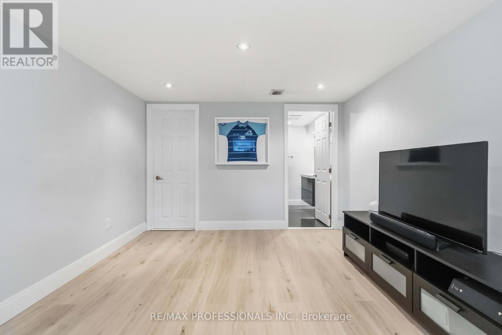 3 Snaresbrook Drive, Toronto, Ontario  M9W 2N5 - Photo 17 - W13173782