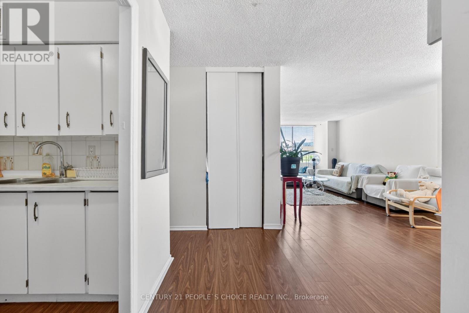 601 - 340 Dixon Road, Toronto, Ontario  M9R 1T1 - Photo 6 - W13173832
