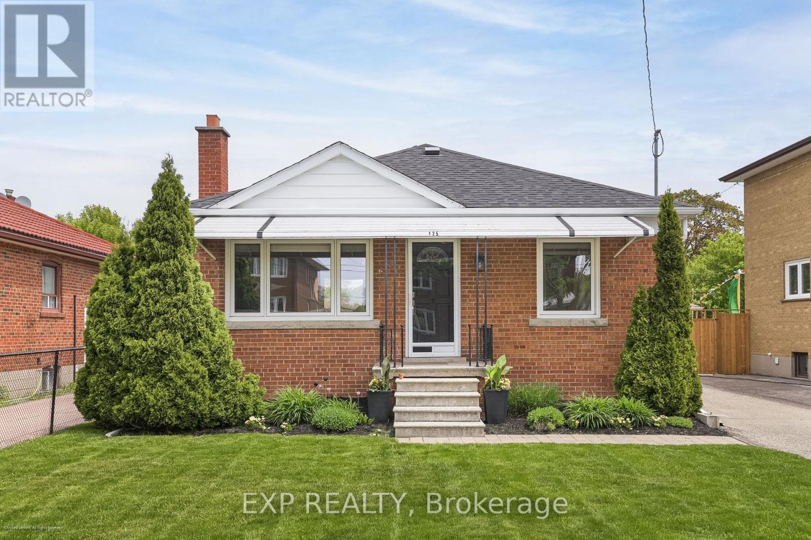 125 Treeview Drive, Toronto, Ontario  M8W 4C4 - Photo 2 - W13173838